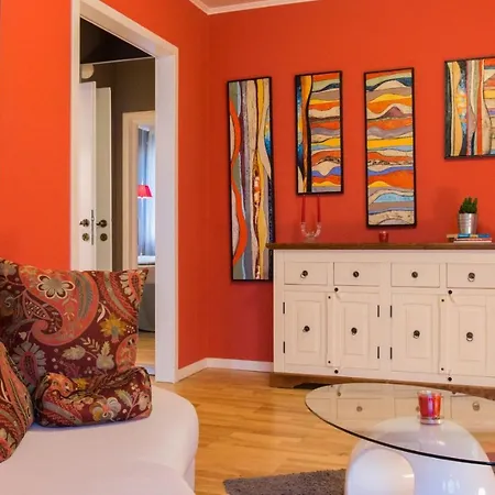 Spacious Downtown - Old Town Apartment *
